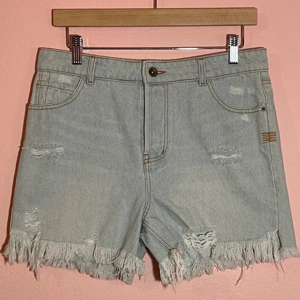 Chelsea & Violet Light Wash High Rise Distressed Cutoff Denim Shorts size 29 NWT